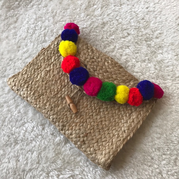 America & Beyond Handmade Pom Pom Beach Clutch Bag - Picture 8 of 8
